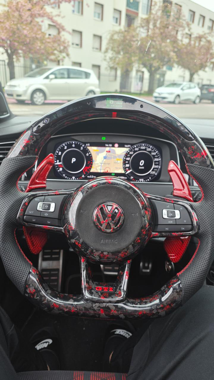 Volant LED carbone forgé rouge compatible VW Golf 7 / 7.5 GTI