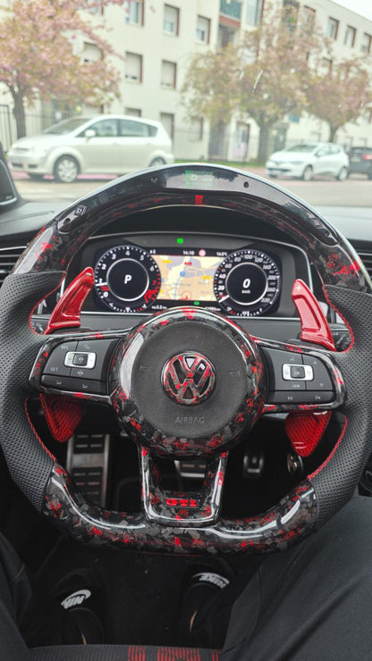 Volant LED carbone forgé rouge compatible VW Golf 7 / 7.5 GTI